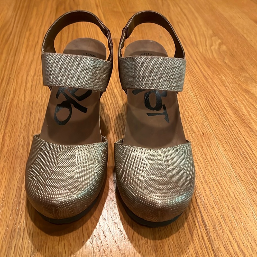 OTBT REXBURG WEDGE PUMP; Brand New; In Box; Never Worn; Excellent Condition; 8.5
